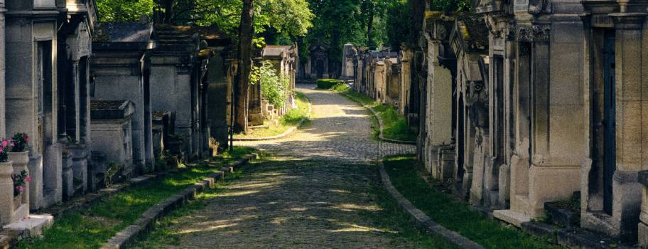 donde celebrar halloween cementerio francia