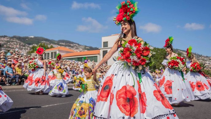 donde viajar en mayo_ Fiesta Flor Madeira enc